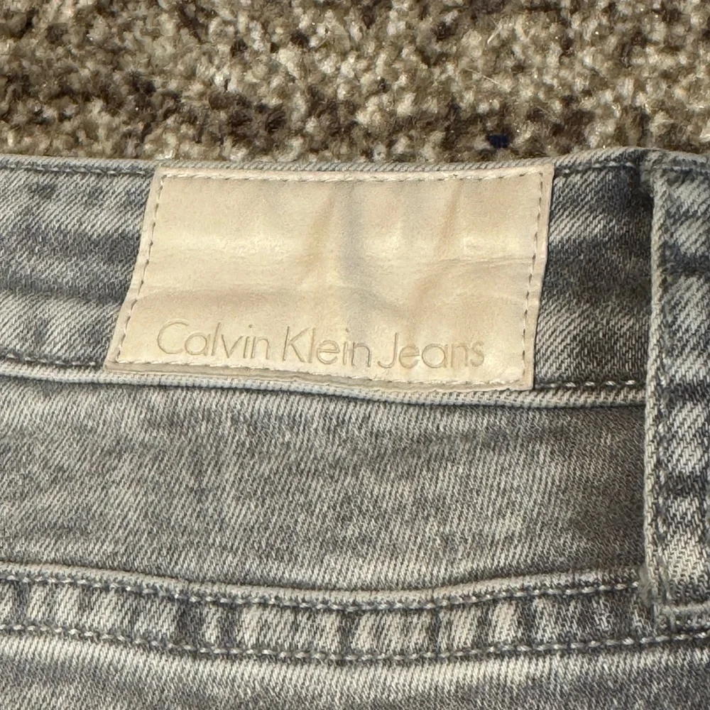 Calvin Klein High Rise Ankle Women's Gray Skinny Jeans - Size 30 - Picture 6 of 8